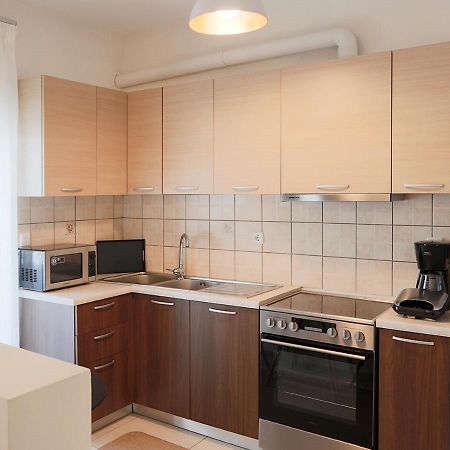 V Luxury Apartment 1 Янина Екстериор снимка