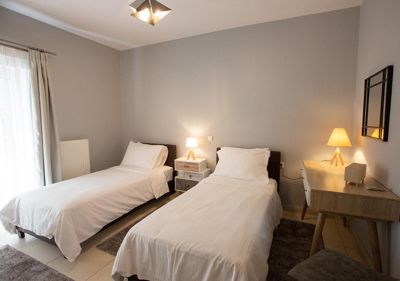 V Luxury Apartment 1 Янина Екстериор снимка